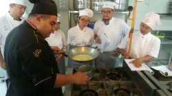 อาจารย์ประจำสาขาเทคโนโลยีการประกอบอาหารศูนย์ฯลำปางเป็นวิทยากรการฝึกอบรมการประกอบอาหารไทย